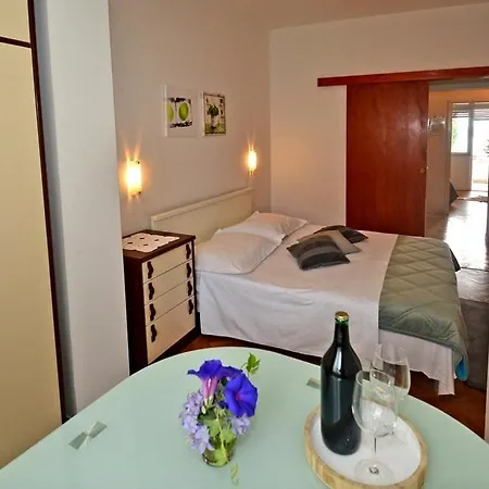 In With Sea View, Terrace, Air Conditioning, Wifi 4969-2 * Duće
